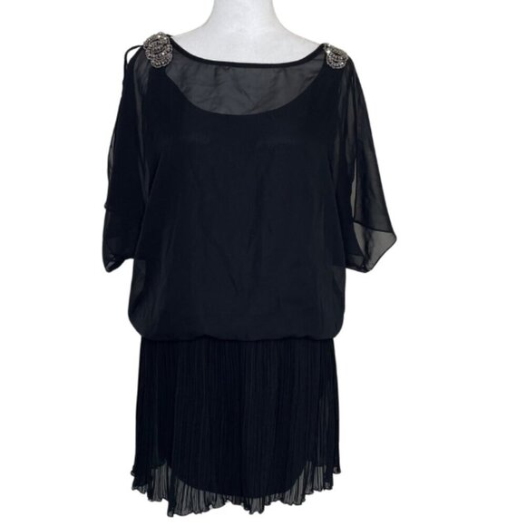 Xscape Dresses & Skirts - Xscape Women's Beaded Shoulder Slit Sleeve Chiffon Pleated Cocktail Mini Sz 8